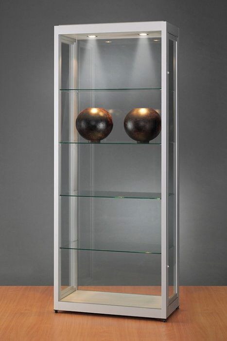 Glasvitrine V8 800-TECH, staubdicht und beleuchtet Glasvitrine V8 800-TECH, staubdicht und beleuchtet