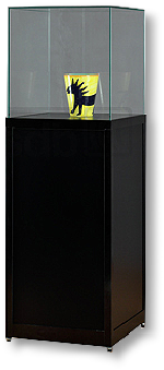 Standvitrine mit Glassturz Standvitrine mit Glassturz